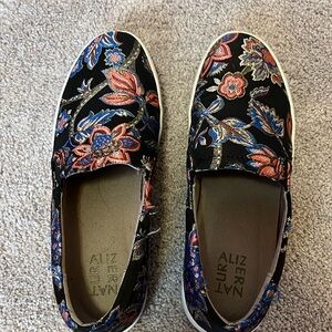 Marianne brocade slip ons loafers